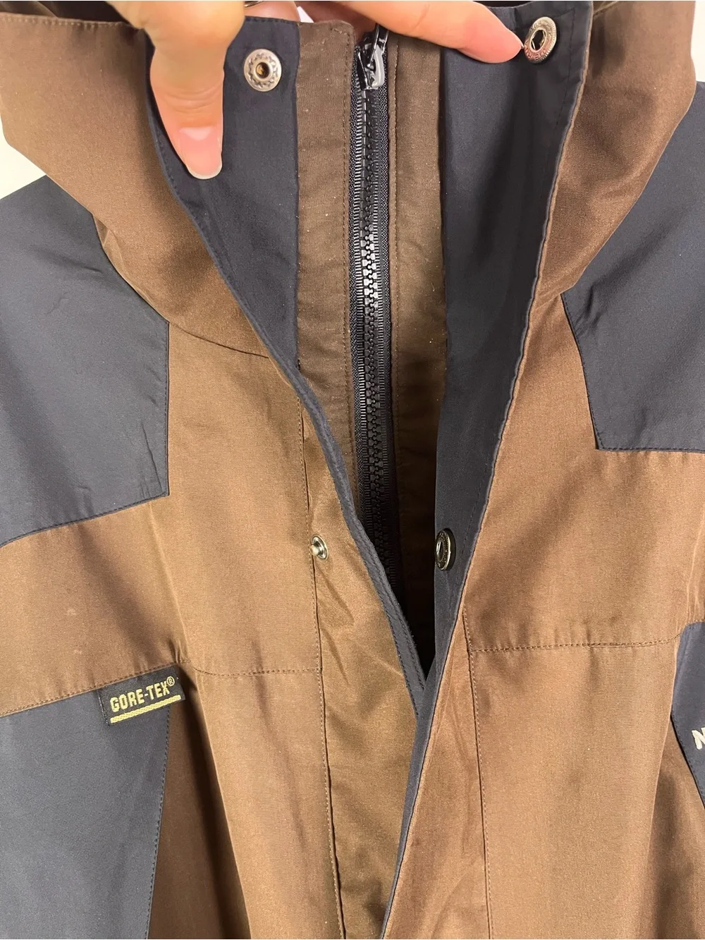The North Face Men's Vintage Gore-Tex Jacket Size Medium Made in USA Waterproof